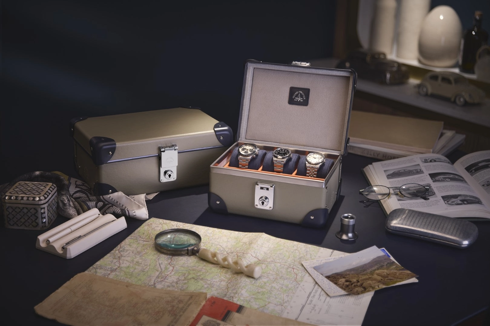 Centenary · 12-Slot Watch Case | Olive/Navy