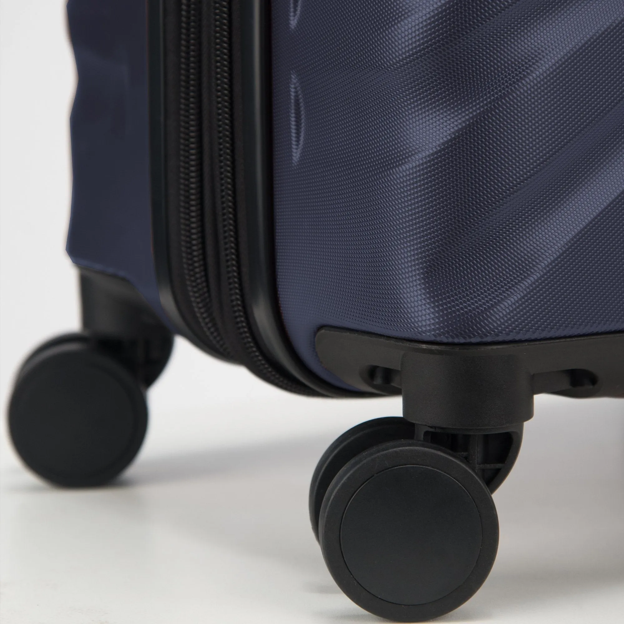 DELSEY Paris Alexis Lightweight Expandable Hardside 3 Piece Set (21"/25"/29") 4-Wheel Luggage Sets
