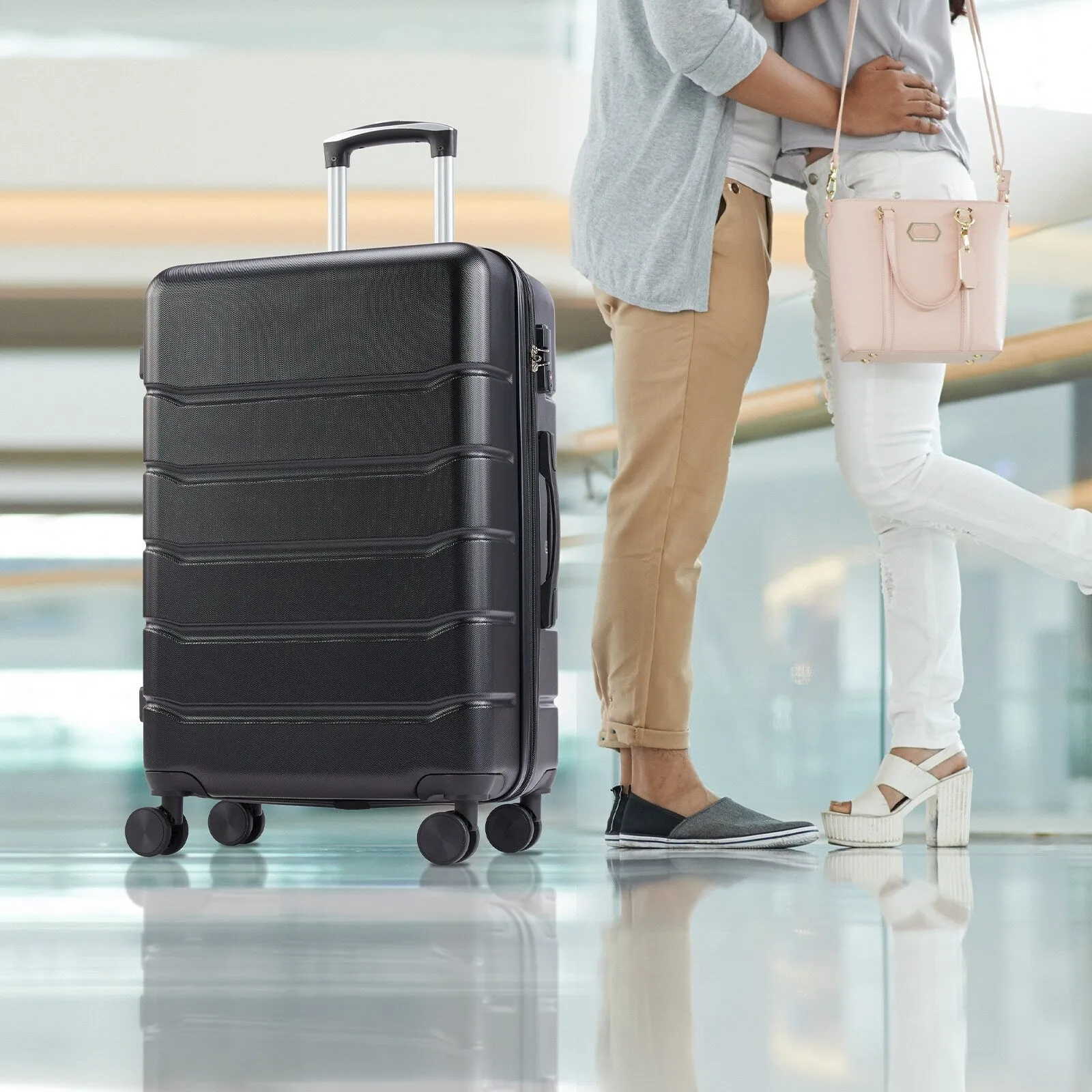 Hardsided Expand Suitcase Set with Rotating Wheels and TSA Lock