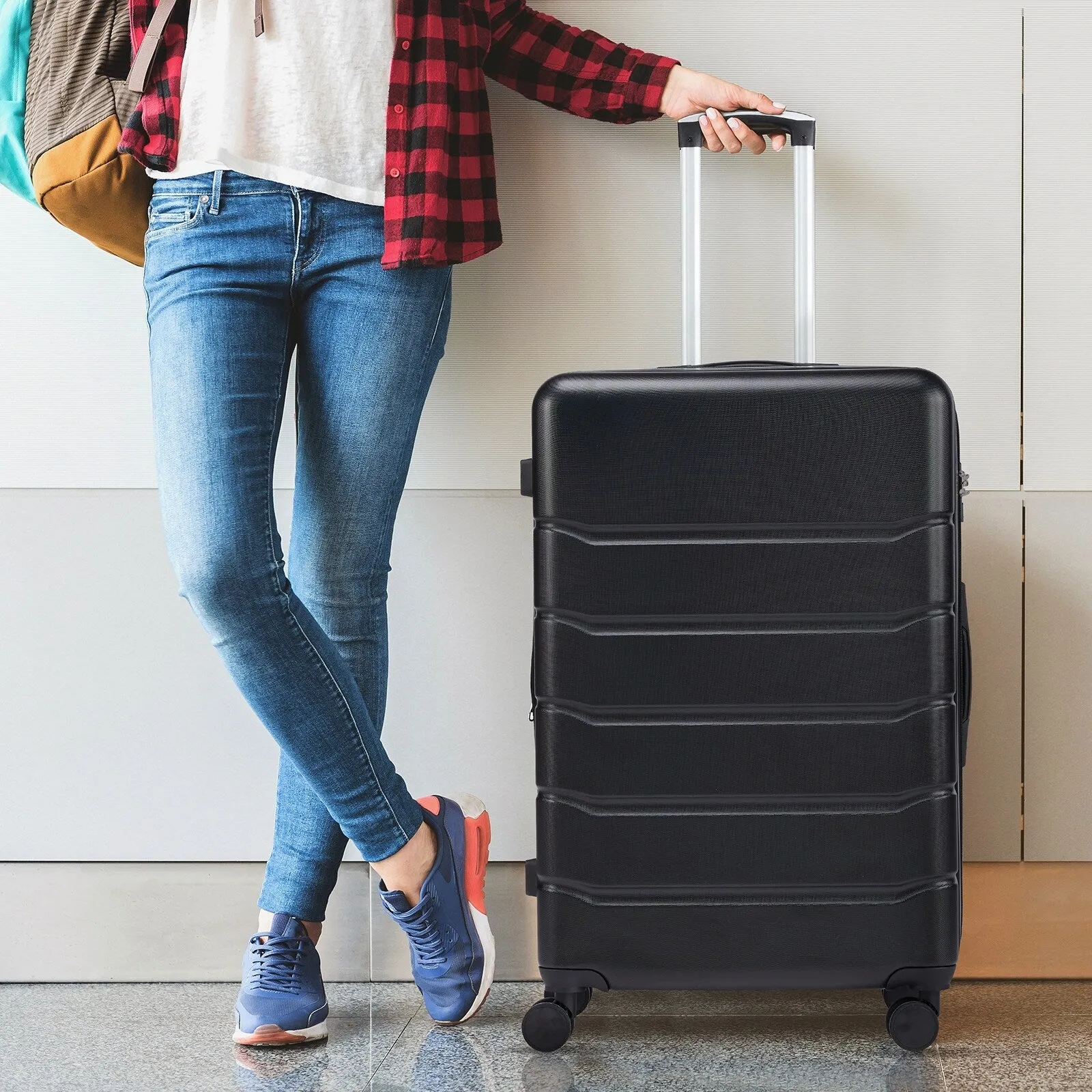 Hardsided Expand Suitcase Set with Rotating Wheels and TSA Lock