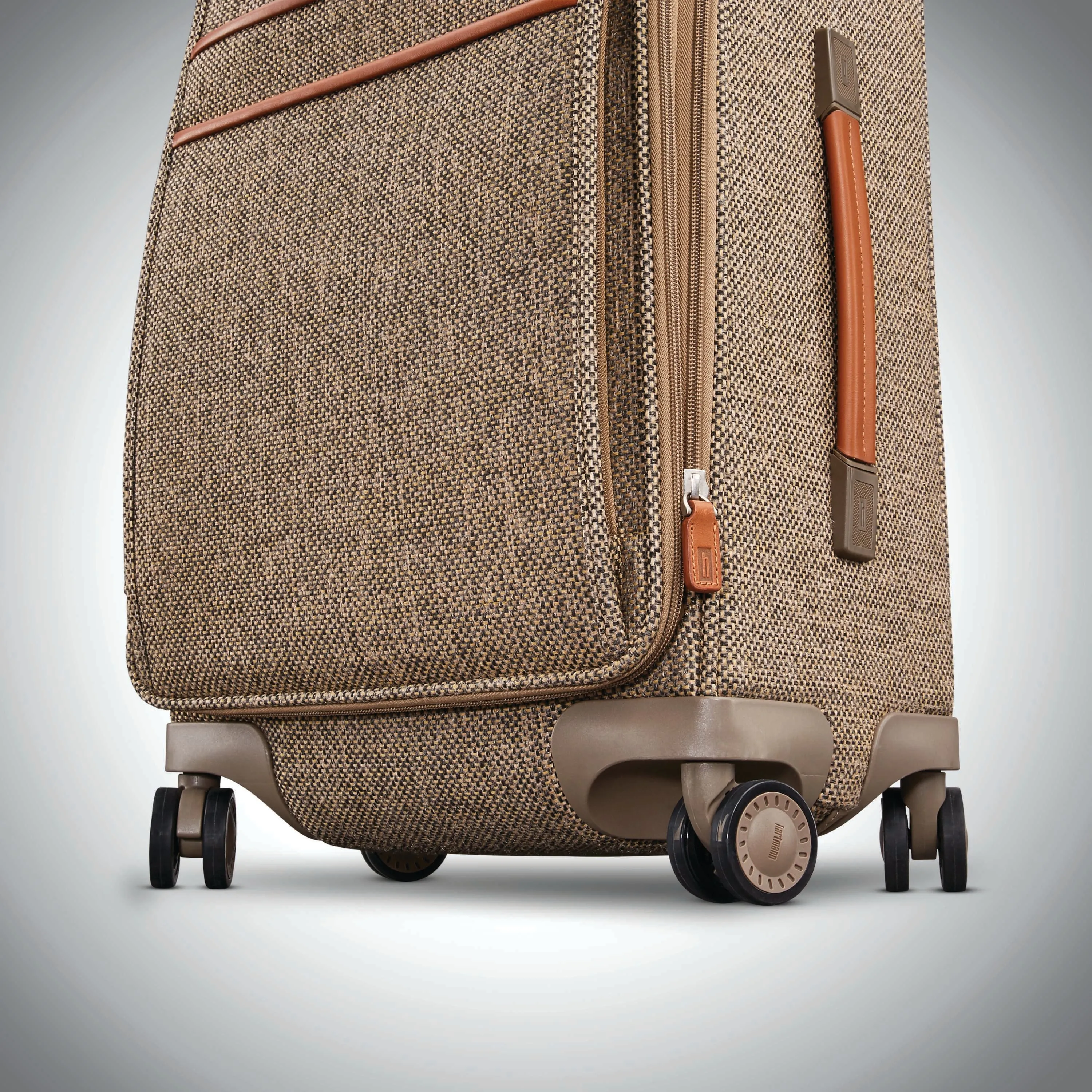 Hartmann Tweed Legend 20" 4-Wheel Carry-On Luggage