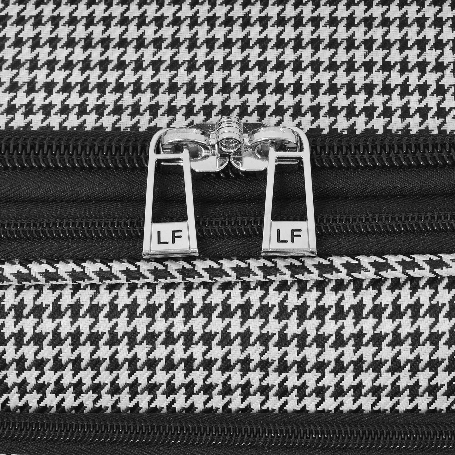 London Fog Cambridge II 20" 4-Wheel Carry-On Luggage