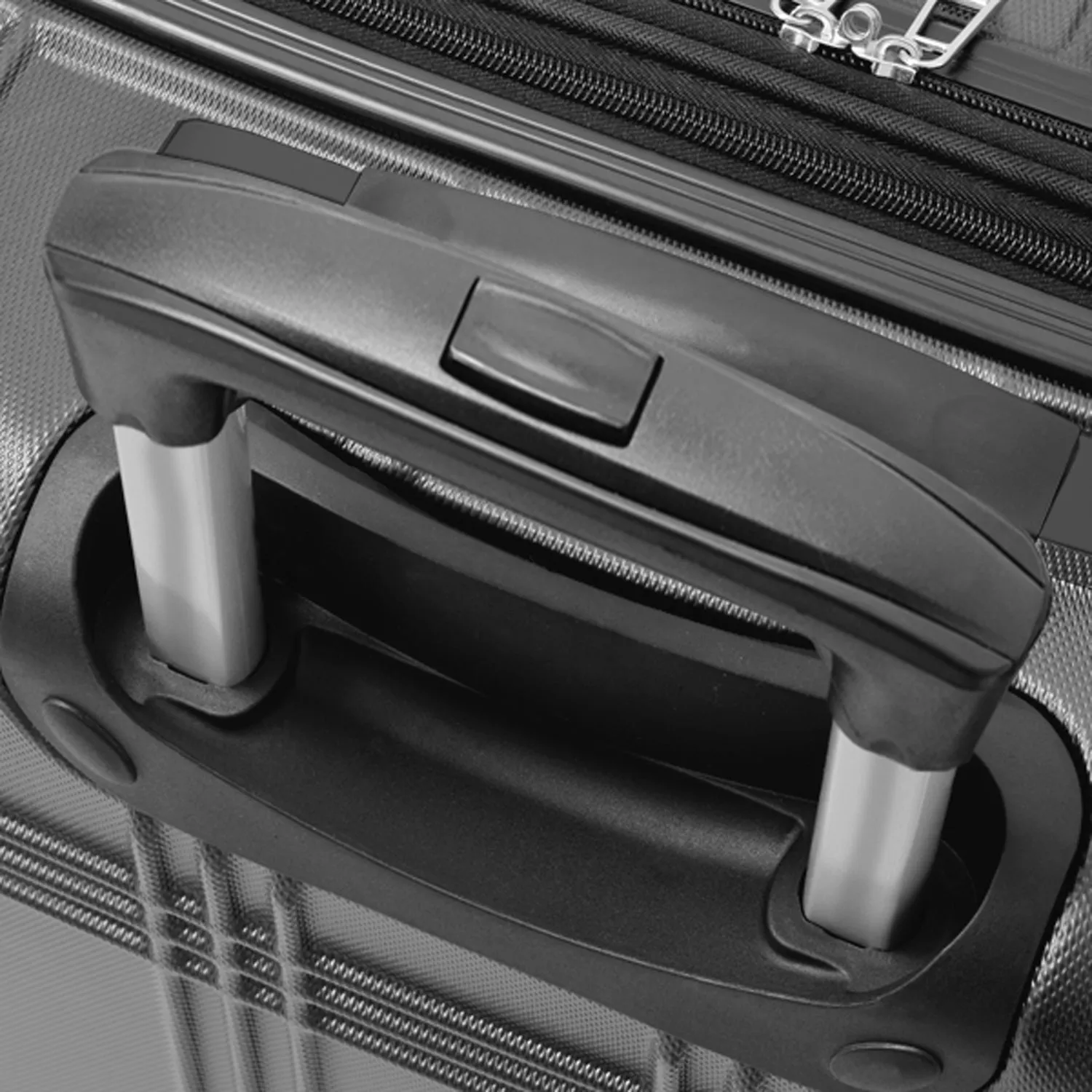 London Fog Kingsbury 25" 4-Wheel Medium Luggage