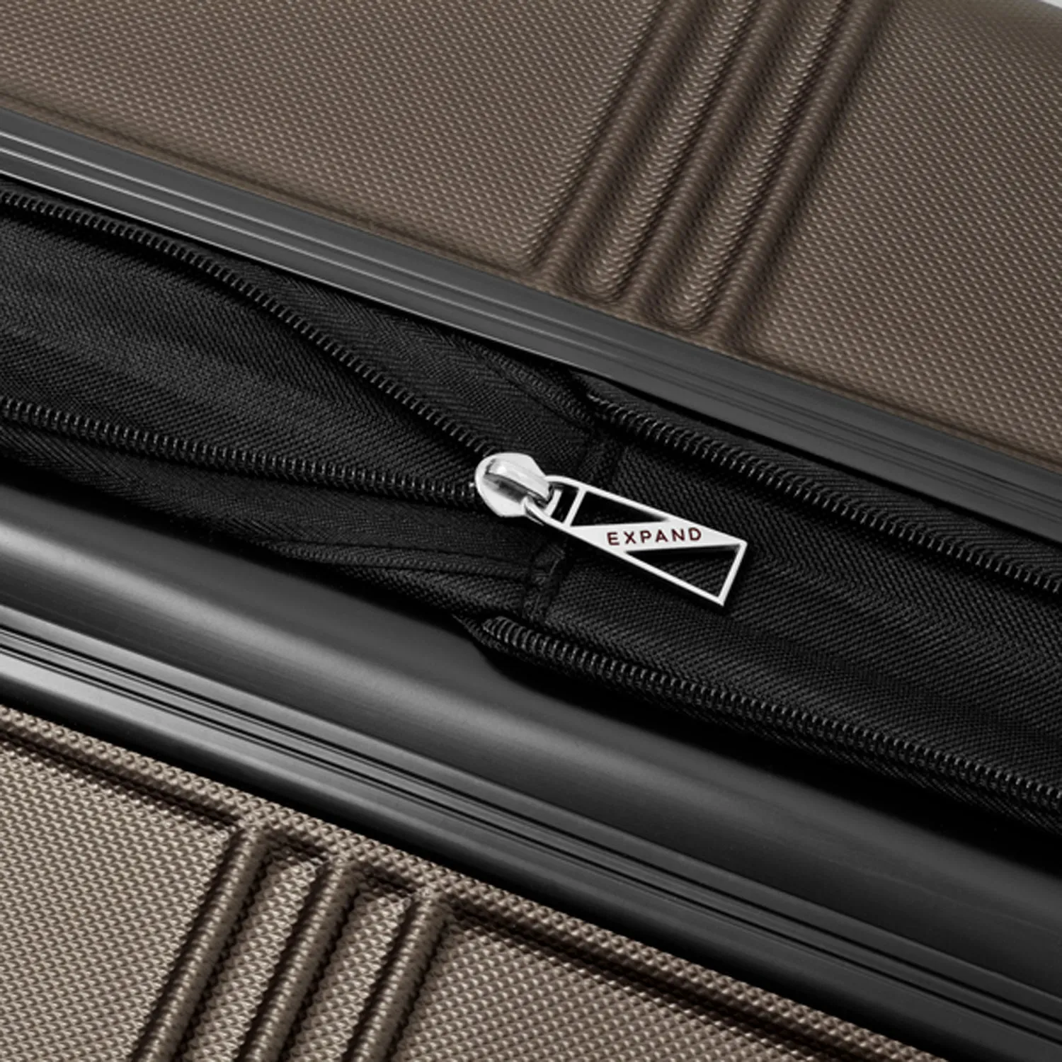 London Fog Kingsbury 25" 4-Wheel Medium Luggage