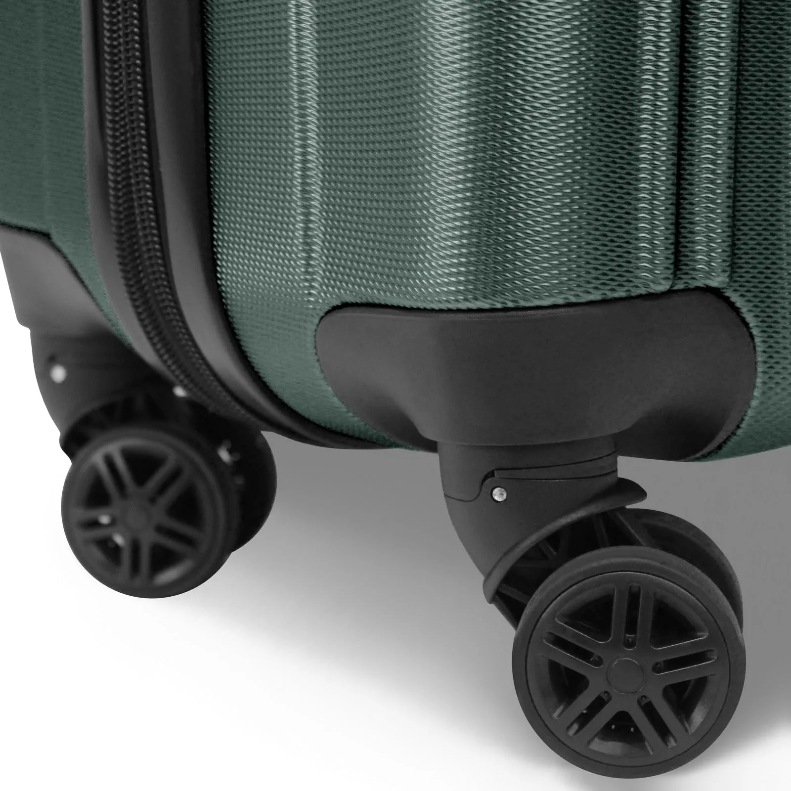 Quest 25" & 20" Hardside Lightweight Expandable Spinner Suitcase Set