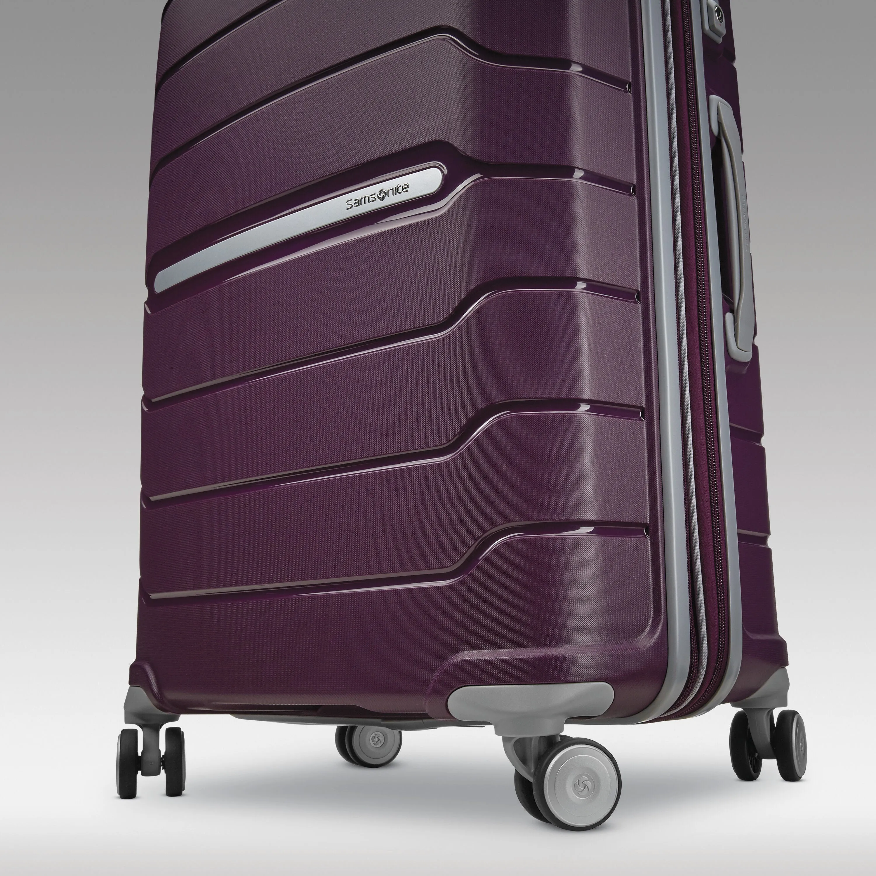 Samsonite Freeform Carry-on Spinner
