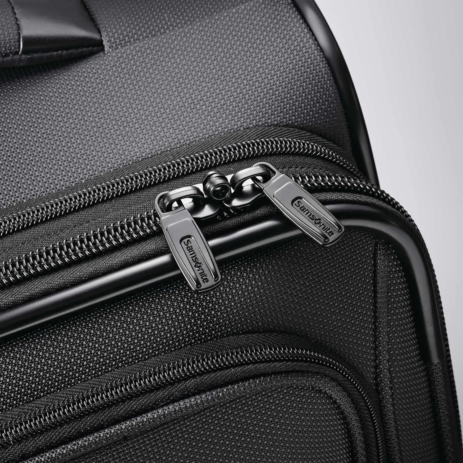Samsonite Leverage LTE  2 Piece Set (20"/25") 4-Wheel Luggage Sets