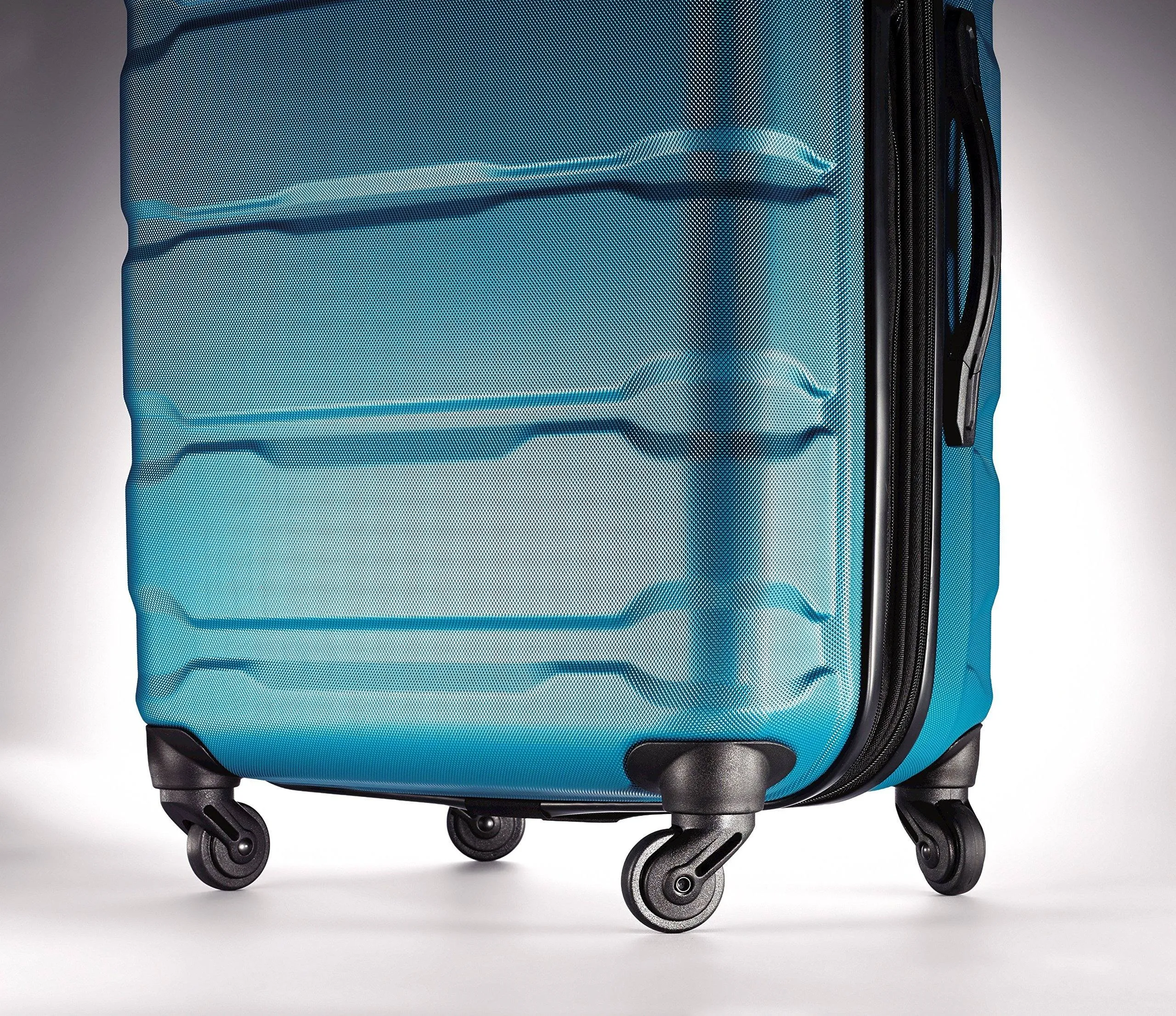 Samsonite Omni PC 2 Piece Set (20"/24") Hardshell 4-Wheel Luggage Sets