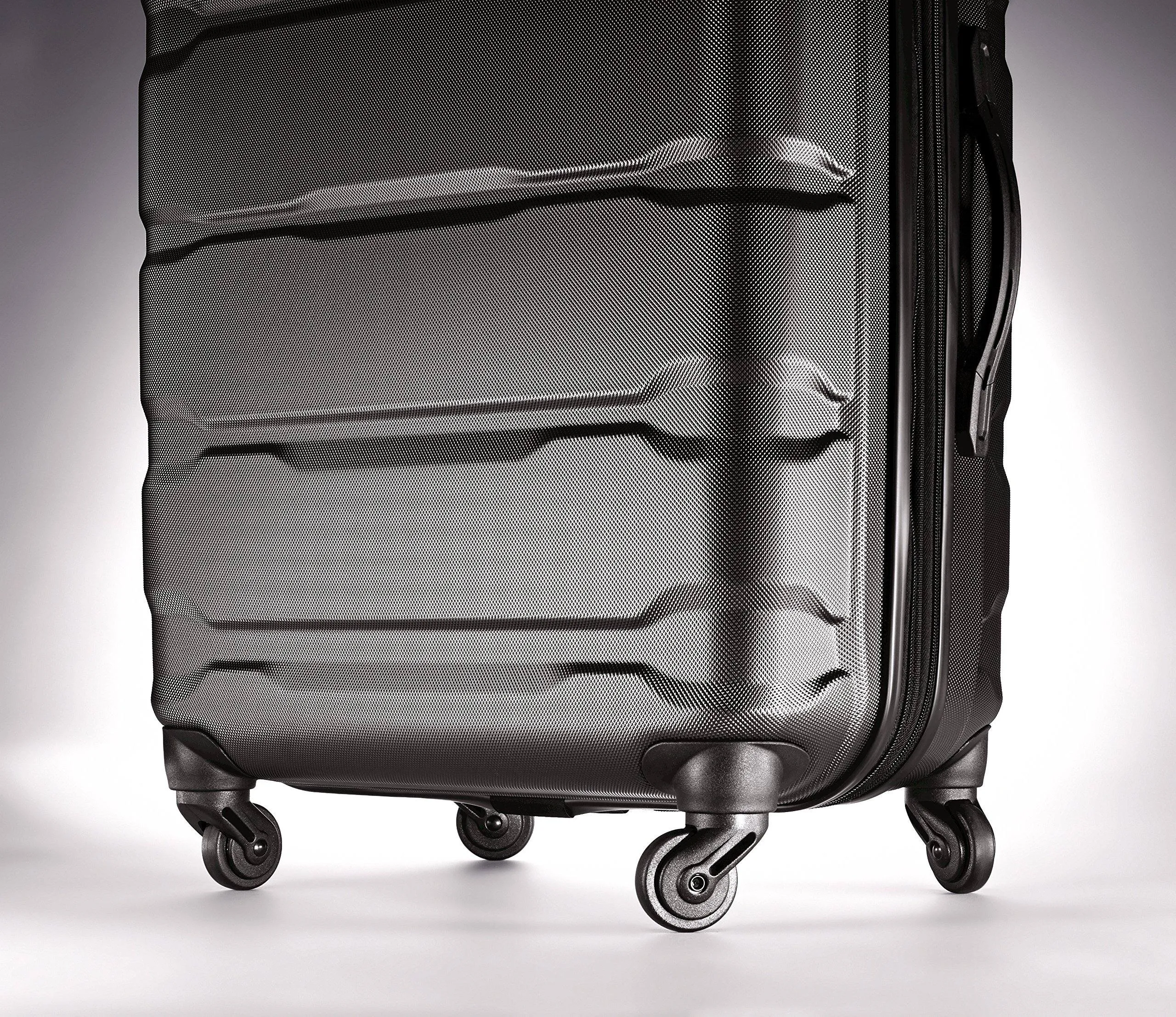 Samsonite Omni PC 2 Piece Set (20"/24") Hardshell 4-Wheel Luggage Sets