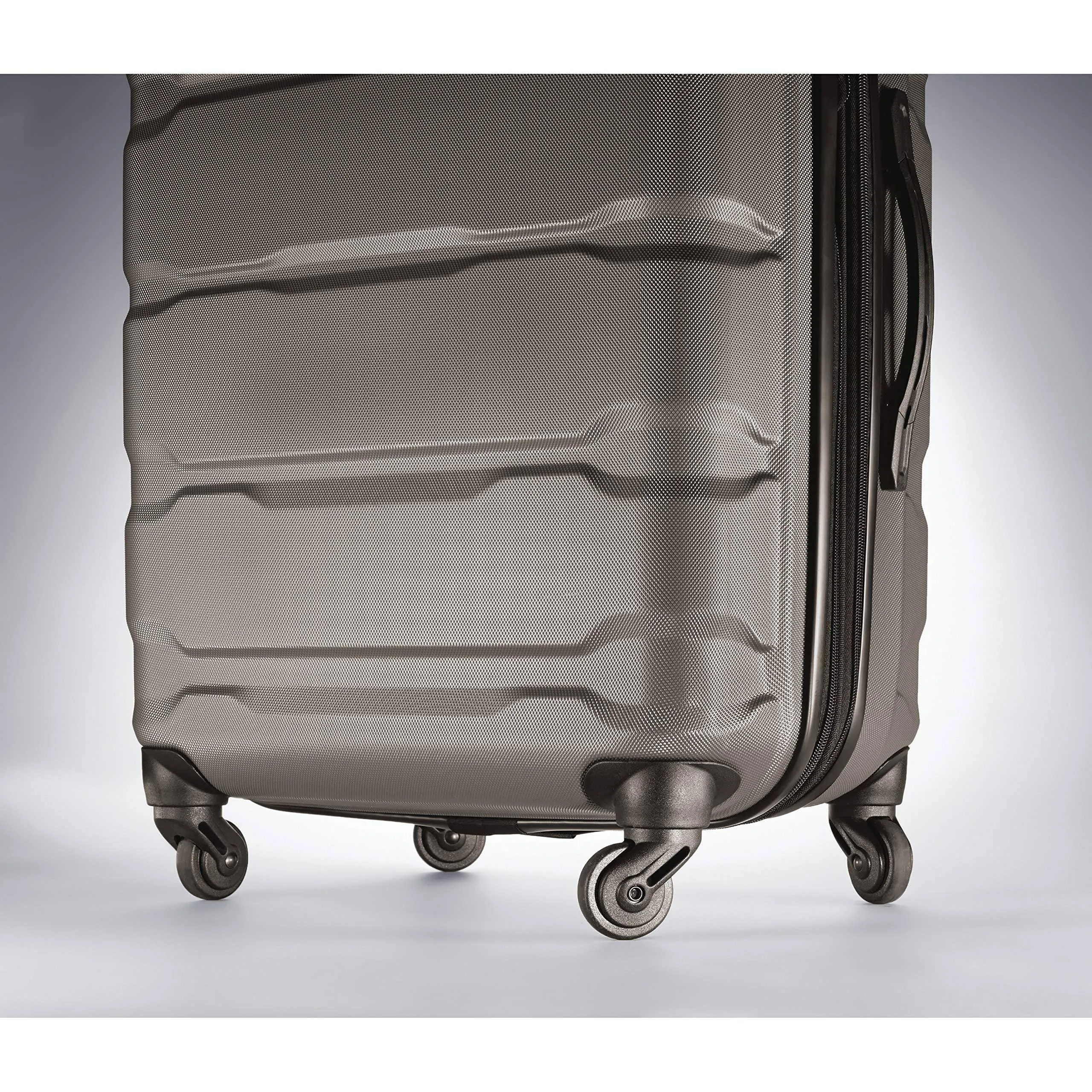 Samsonite Omni PC 2 Piece Set (20"/24") Hardshell 4-Wheel Luggage Sets