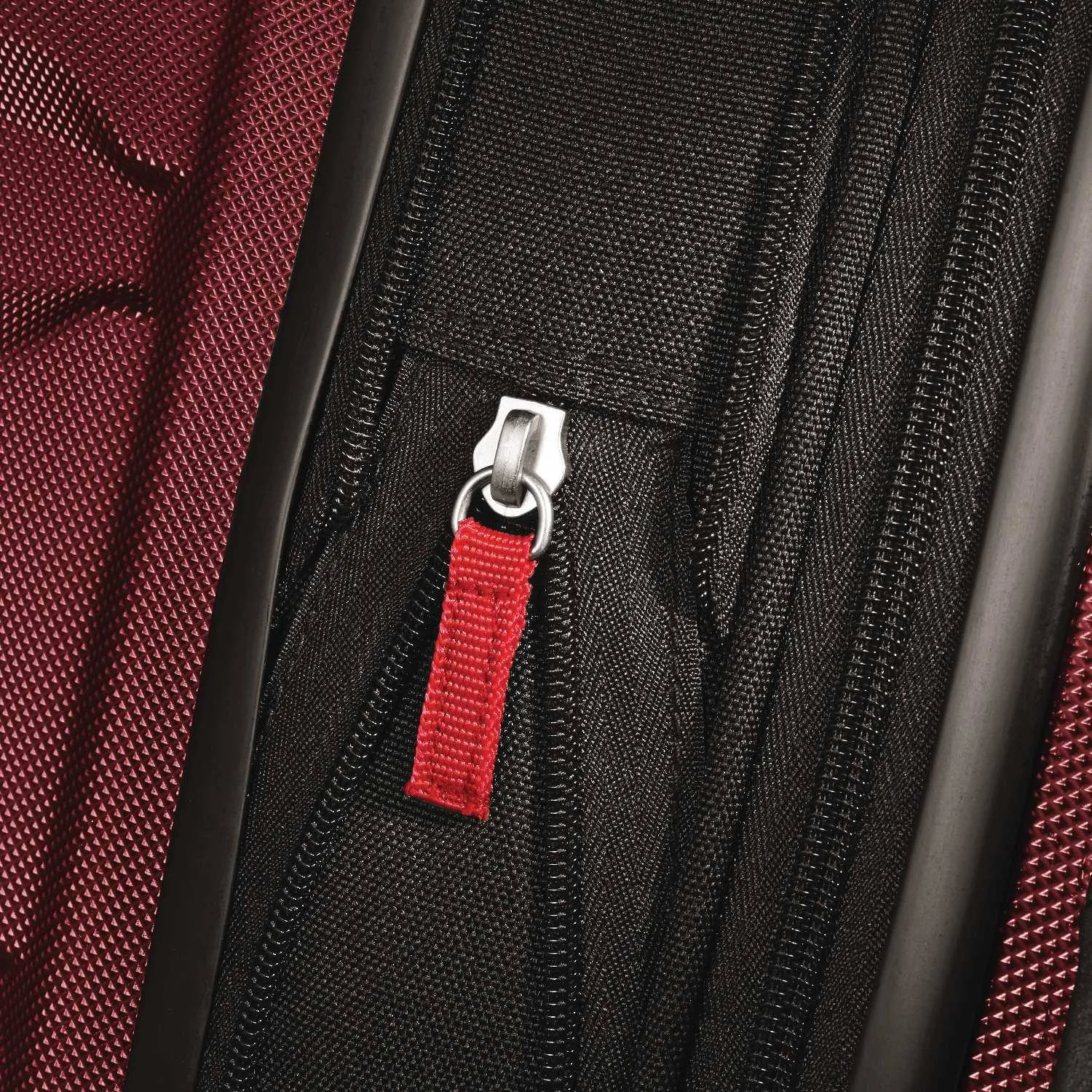 Samsonite Omni PC 24" Hardshell 4-Wheel Medium Luggage