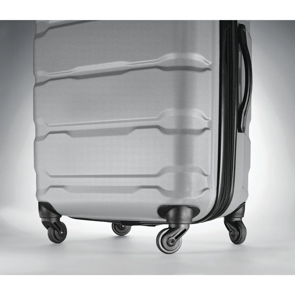 Samsonite Omni PC 24" Hardshell 4-Wheel Medium Luggage