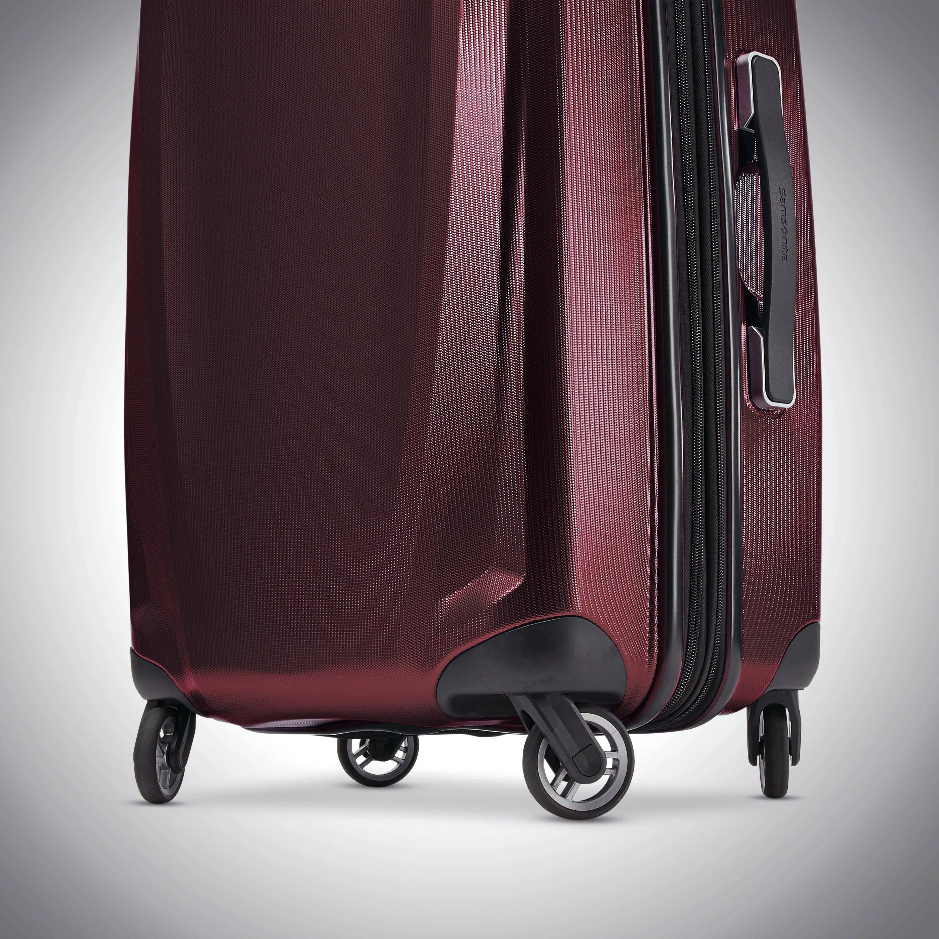Samsonite Winfield 3 DLX Carry-On 20-Inch 4-Wheel Carry-On Luggage