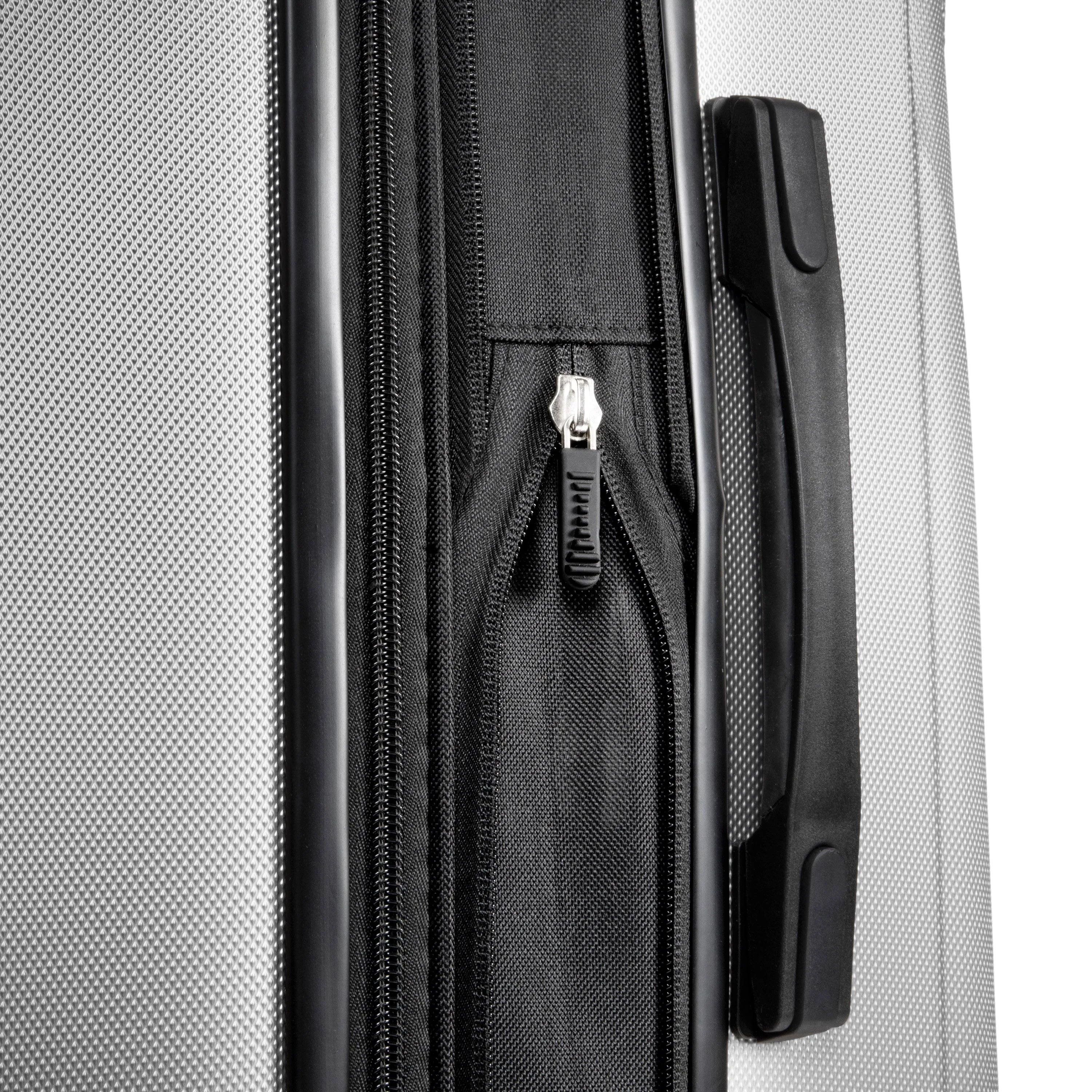 Skyway Epic 24" 4-Wheel Medium Luggage