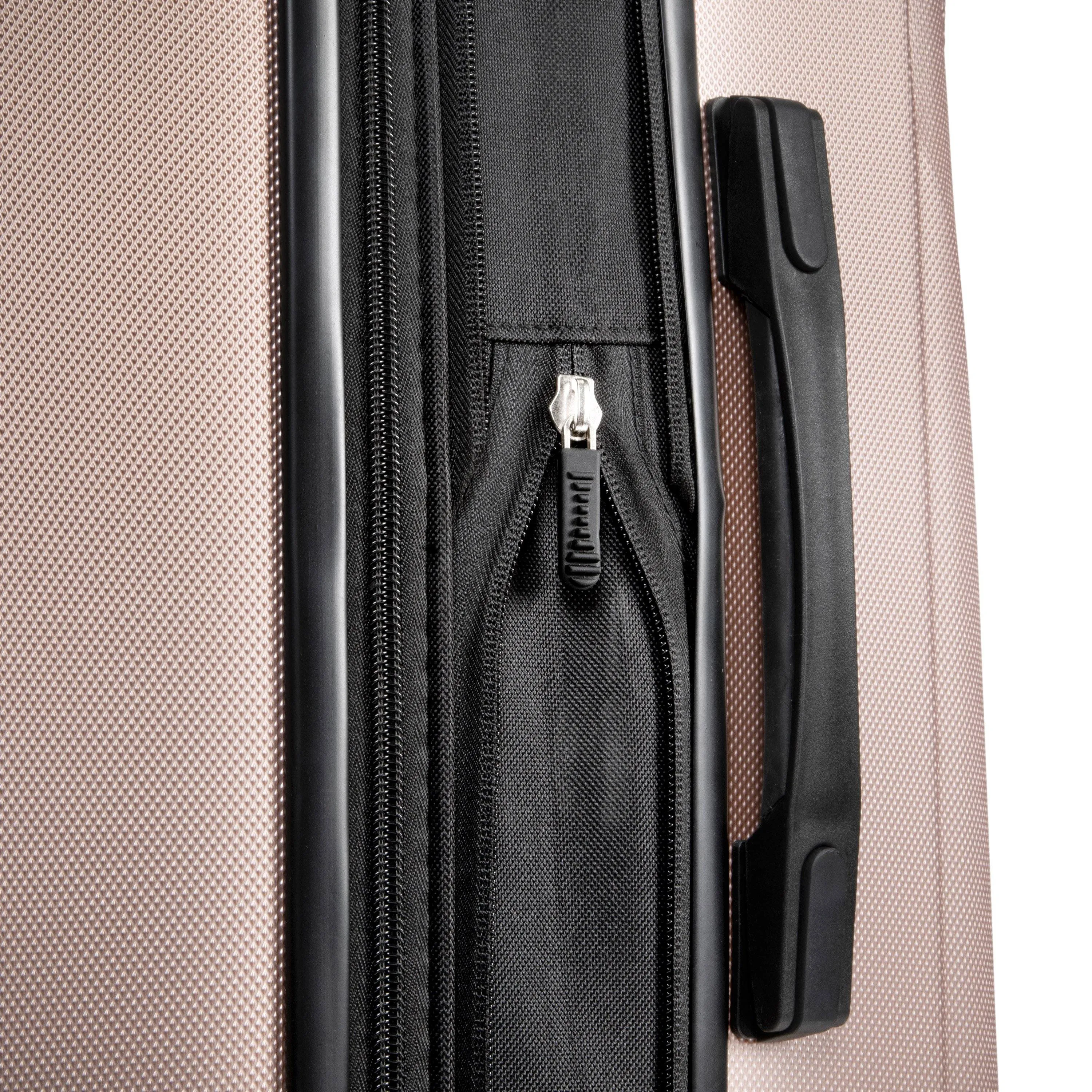 Skyway Epic 24" 4-Wheel Medium Luggage