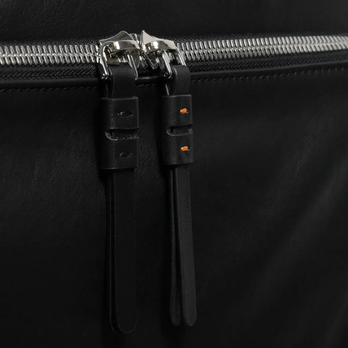 The ICONIC WEEKENDER BAG - the one for a lifetime - 100% super soft leather outside and inside