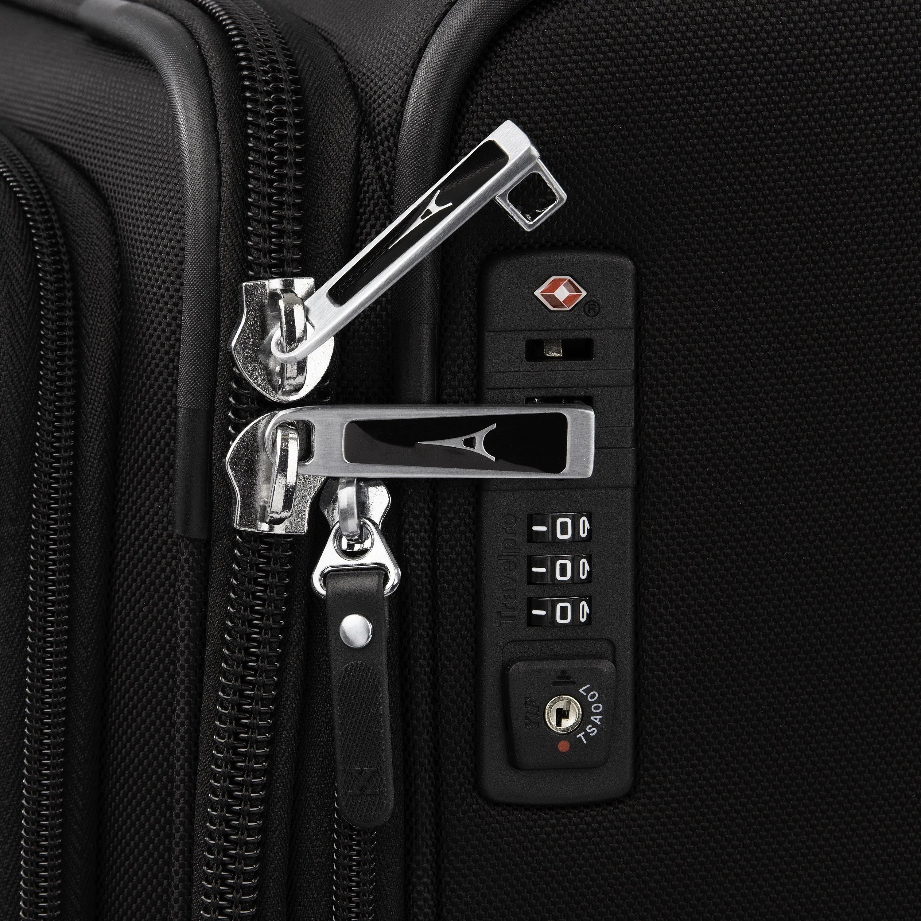 TravelPro Platinum Elite 25" 4-Wheel Medium Luggage