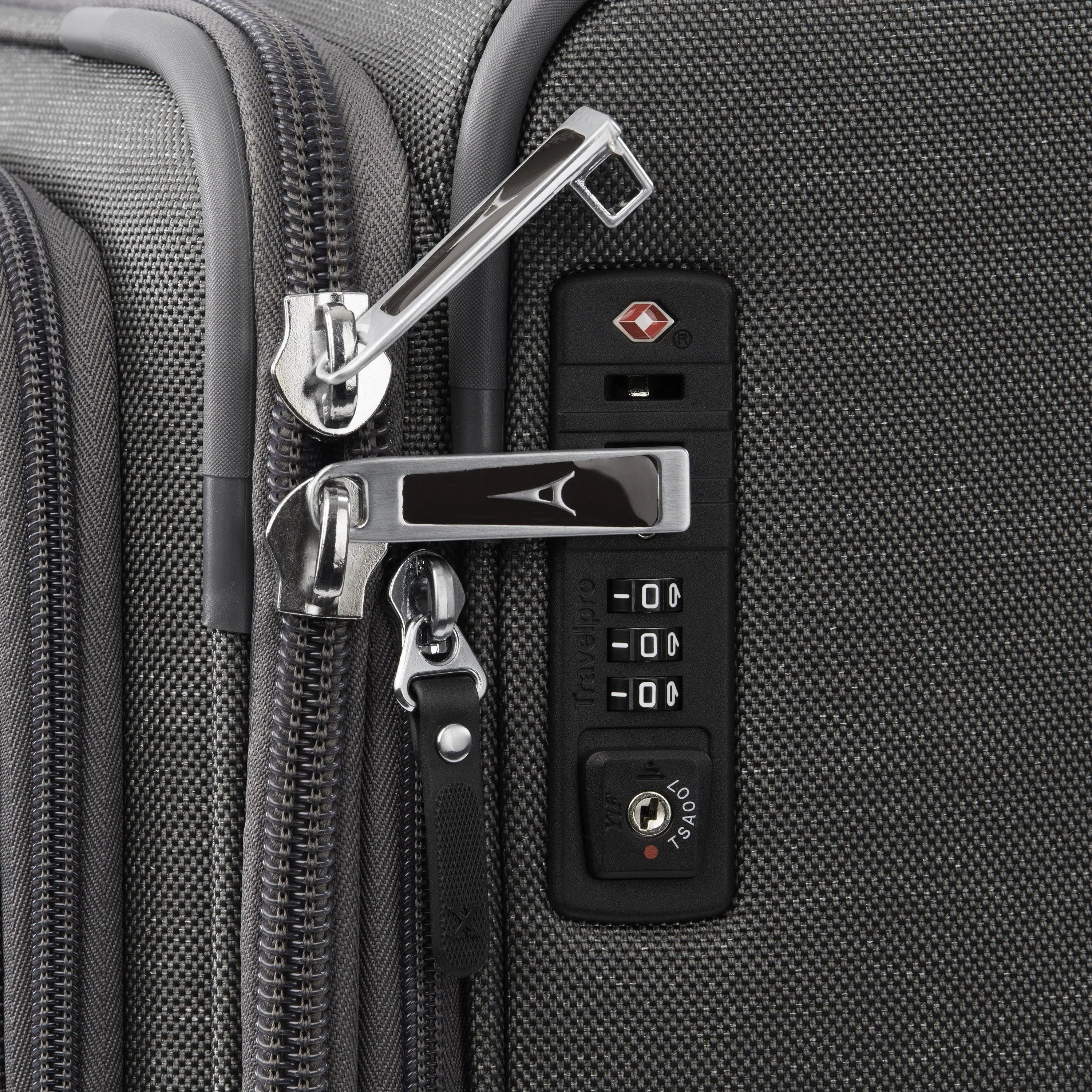 TravelPro Platinum Elite 29" 4-Wheel Large Luggage