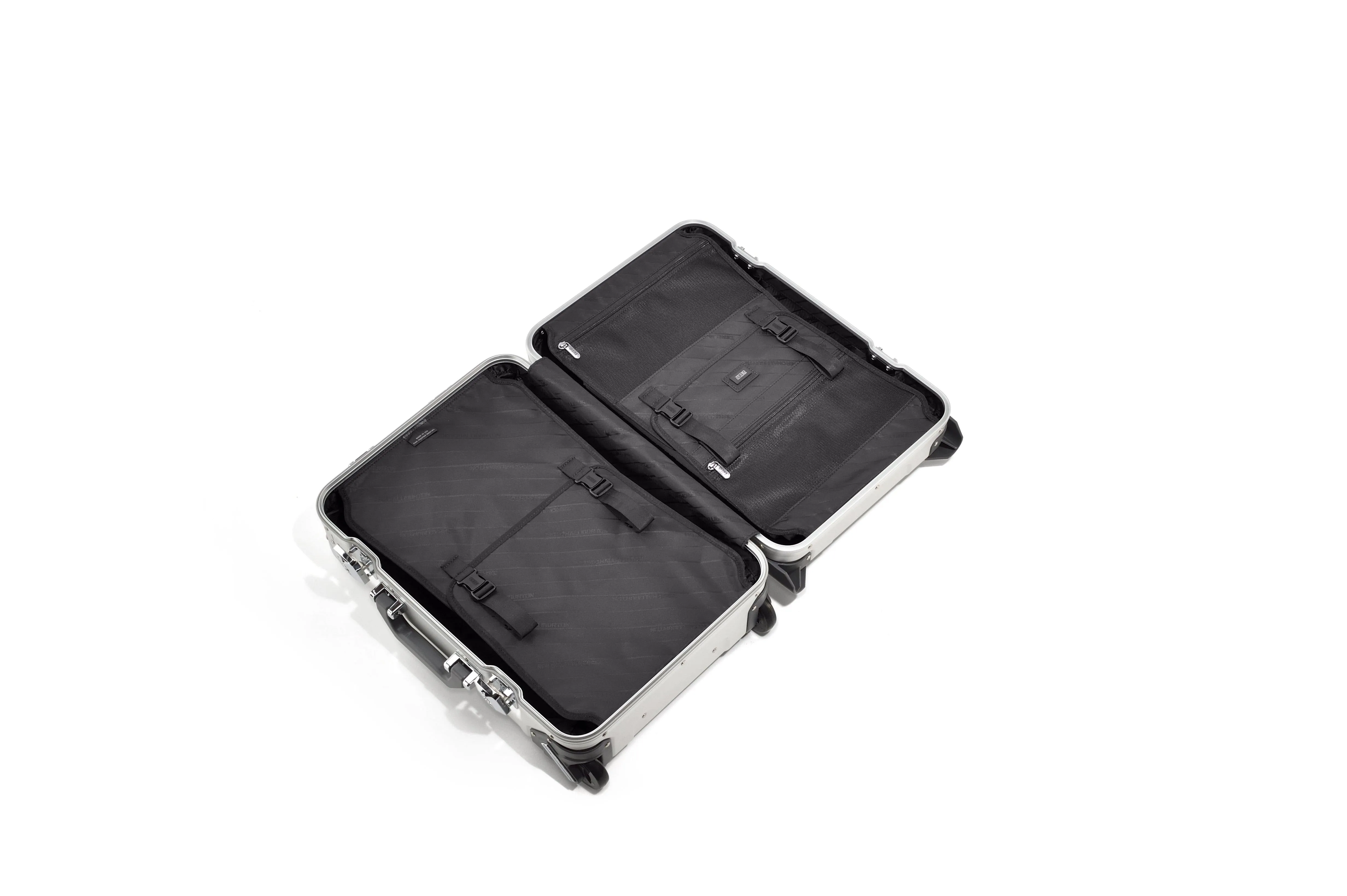 ZERO Halliburton GEO Aluminum 3.0 21" International Carry-On 2-Wheel International Carry-On Luggage