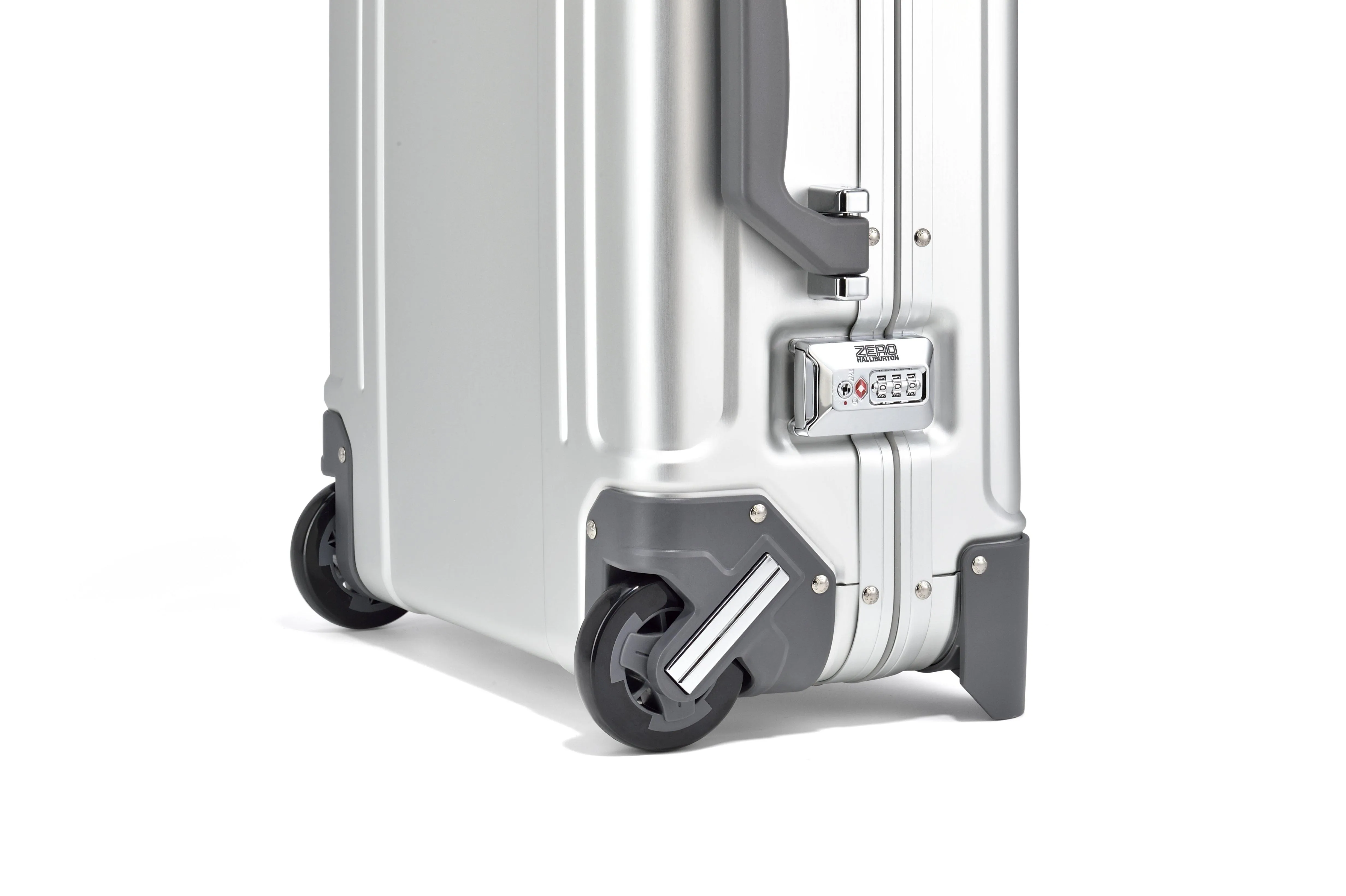 ZERO Halliburton GEO Aluminum 3.0 21" International Carry-On 2-Wheel International Carry-On Luggage