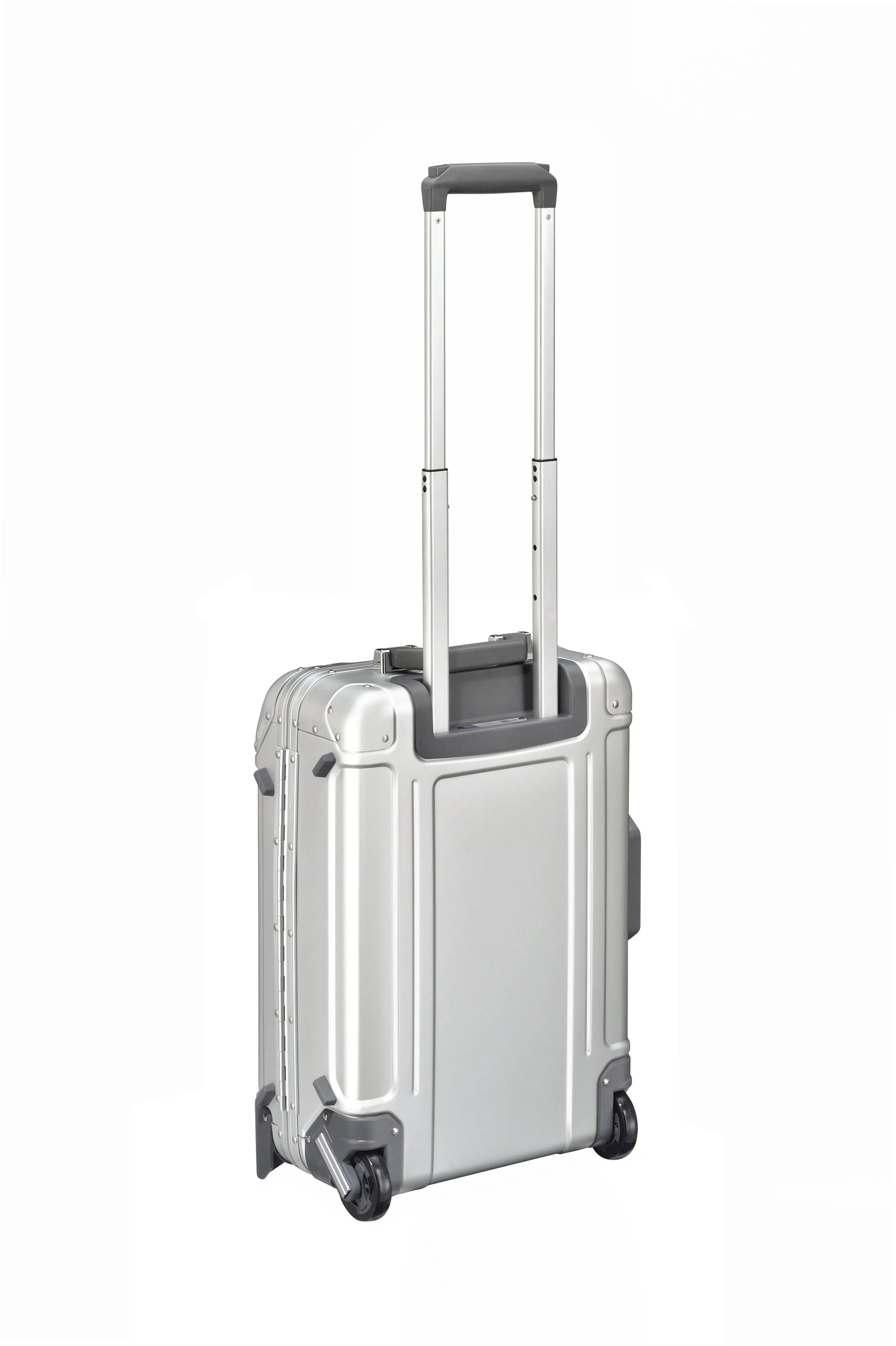 ZERO Halliburton GEO Aluminum 3.0 21" International Carry-On 2-Wheel International Carry-On Luggage