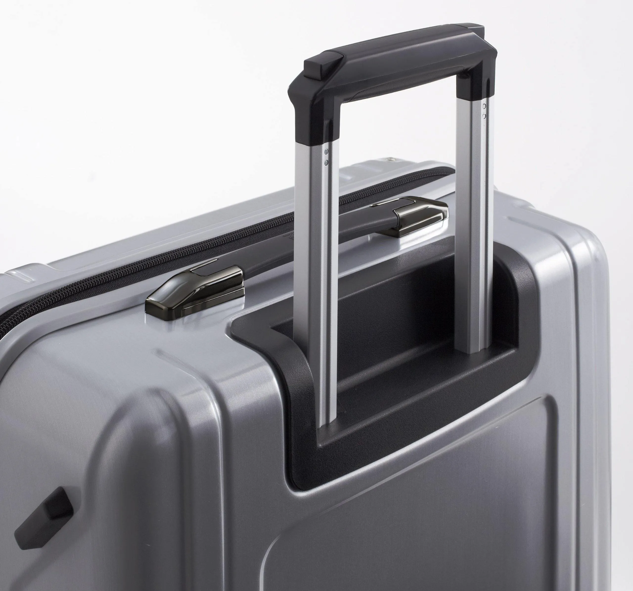 ZERO Halliburton Geo Polycarbonate 26" 4-Wheel Medium Luggage