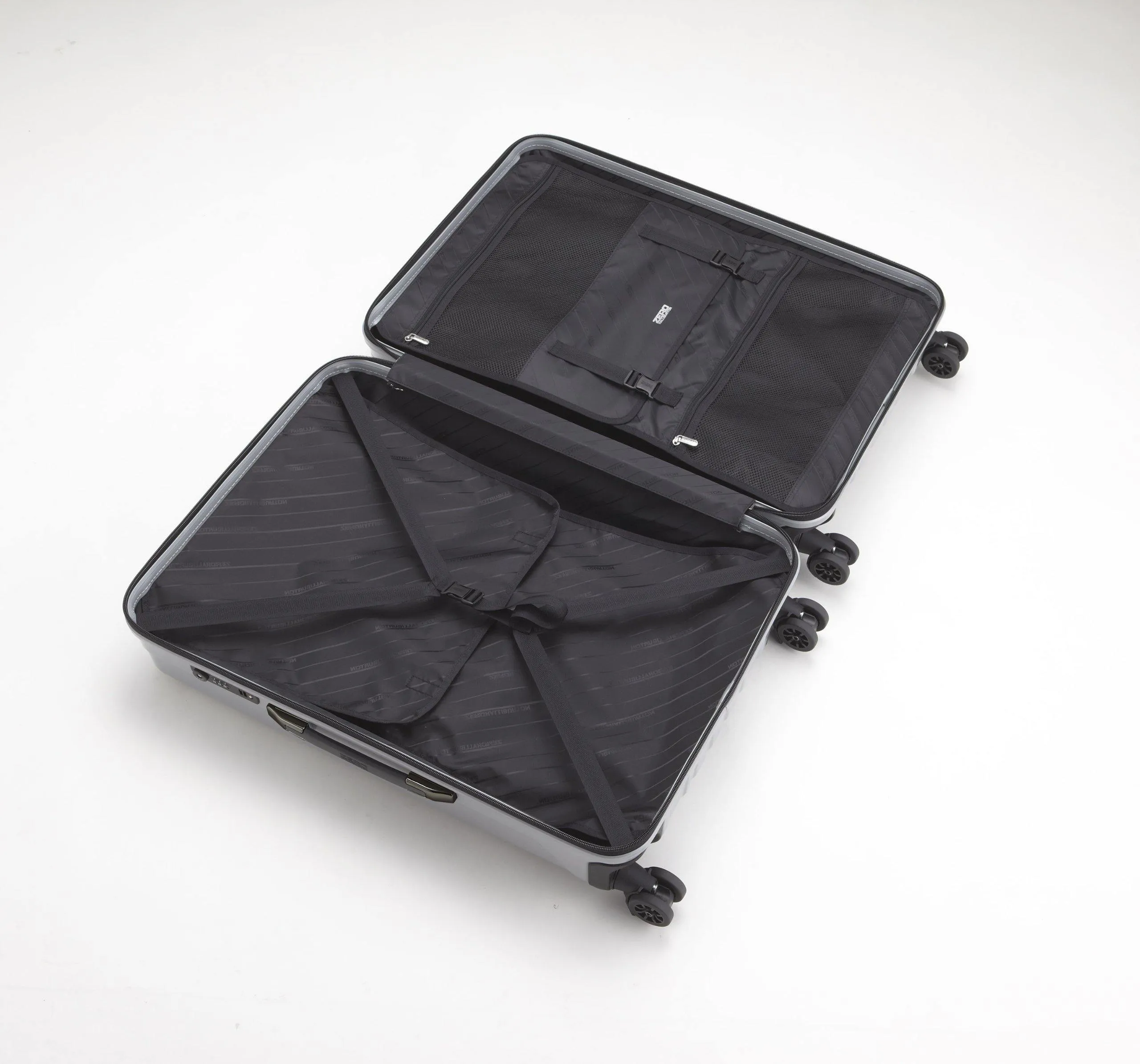ZERO Halliburton Geo Polycarbonate 26" 4-Wheel Medium Luggage