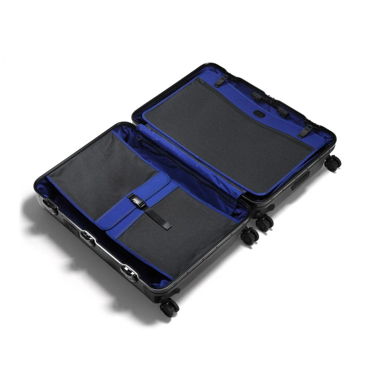 ZERO Halliburton Pursuit Aluminum Hardside Travel Case