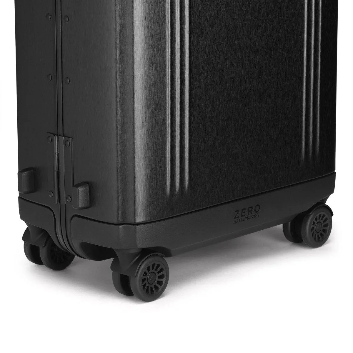 ZERO Halliburton Pursuit Aluminum Hardside Travel Case