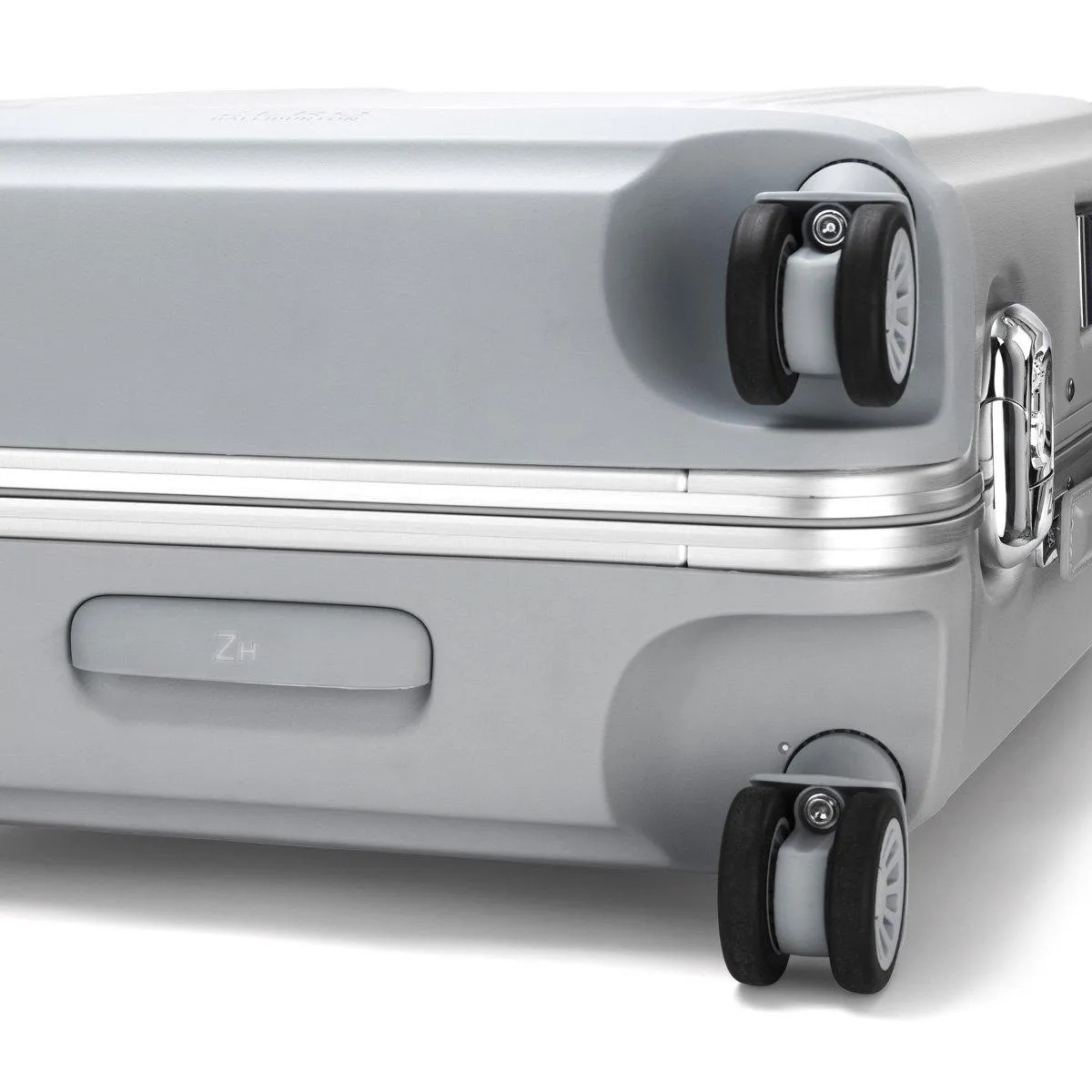 ZERO Halliburton Pursuit Aluminum Hardside Travel Case