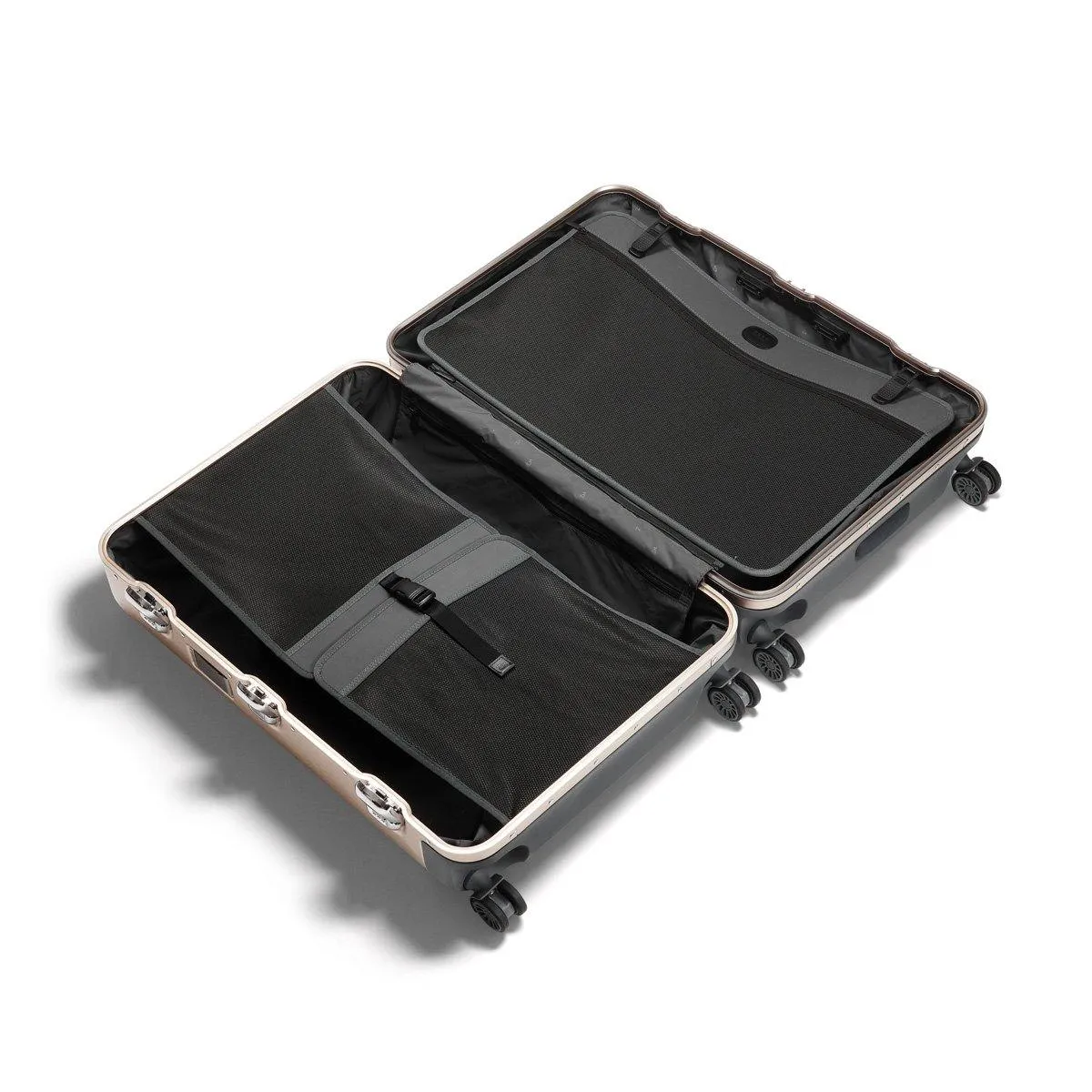 ZERO Halliburton Pursuit Aluminum Hardside Travel Case