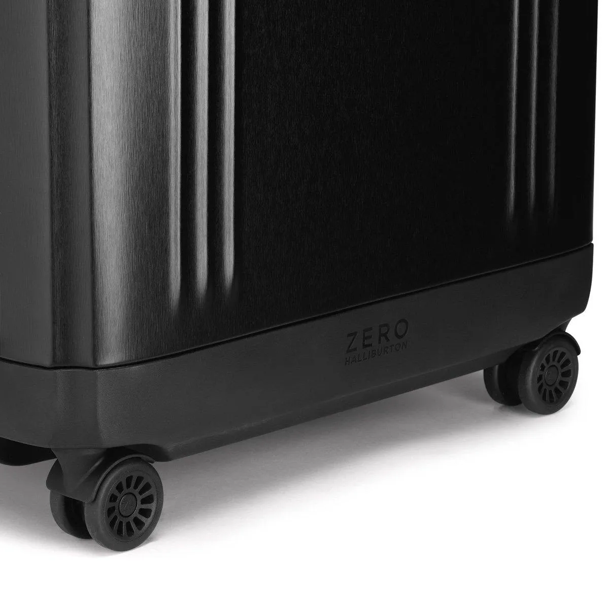 ZERO Halliburton Pursuit Aluminum Hardside Travel Case